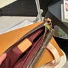 Contador de bolsas de ombro 80% explosivo de fábrica de vendas quente clássico vintagexia small camel saco de idade média saco de bolsa uma bolsa de axila