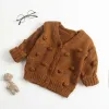 Pulls infantile bébé fille solide cardigan pom pom applique nouveau-né bébé fille coton pull