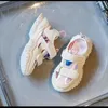 Slipper Sandalias детская обувь лето новые девочки сандалии Baotou Casual Shoes Boys Boys Boysable Mesh Shoes Fashion Soft Sole Sports Sandals Y240423