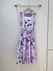 Vestidos informales White Purple Floral Lea Maneceless Apriete Winist 2024 Vestido de alta calidad hasta la rodilla de alta calidad