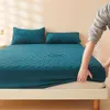 BedSpread 1PC 3Dエアファブリック太いマットレスカバー100％防水プロテクター柔らかく通気性のあるベッドシート（​​枕カバーなし）H240423