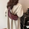 Bolsas de ombro da moda Bola de luxo Bola de luxo Crossbody hobo vinho vermelho preto meia lua puão de couro PU todos combinam saco feminino