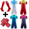 Fani TEES TEES FALTALL Shin i skarpetki darmowe mężczyźni i dzieciak piłkarski Zestaw Dzieci mężczyzn Jersey Soccer Set Custom Training Mundur Suit Y240423