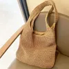 Umhängetaschen Mode Rattan Frauen gewebt weibliche Handtaschen große Kapazität Summer Strand handgefertigtes Stroh Casual Totes Geldbörsen