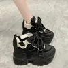 Lässige Schuhe 2024 Frauen zu Fuß Sneakers Autumn Schnüre-up hohe Plattform Chunky atmbare Leder Winterkeil Heels