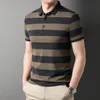 Polo pour hommes d'été avec des bandes commerciales à manches courtes imprimées décontractées tops de mode usure t-shirts surdimensionnés vêtements homme 240423