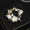 Super American French Romantic Natural Shell Freshwater Pearl Flower Ring Armband och Breastflower Women's Korean Edition High End Pins - Fashionabla smycken