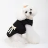 Kurtki Bowknot Design dwie stopy ciepłe ubrania dla zwierząt na jesień i zimę najnowszy styl księżniczki czarny kolor ubrania psów z futrzanym kołnierzem