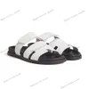 Déscripteur en livraison gratuite Oran Sandales pour femmes Slides Sliders Claquette Slippers Triple Black Blanc Dames Beau Sandale en cuir Patent Patent Chaussures pour femmes