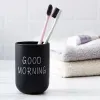 Têtes Nordic Letter Bathroom Tobole voyage portable brosse à dents couple couple de salle de bain lavage en plastique tasse de lavage en plastique bonjour support de brosse à dents