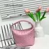 Gewebte Single Casual Tote Unterarm Bottegs Handtasche Kiste Venet Abend Wallace Bag 2024 Neue Designer Damen Kuhlatten -Schulter -Geldbeutel Mittagessen ypnv