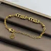 Bracelet Designer Mui Mui Bracelet Woman Luxury 925 Bracelet Miao Familys New Brass Gold Mletter Chain Bracelet Populaire sur Internet édition coréenne Instagram Sty