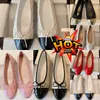 Fashion Comfort Flats Designer Designer Scarpe Dress Shoe Sandals Pompe per matrimoni Domagni Ballet Flat Domande Sandals Designer Sandals