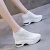 Chaussures décontractées Net Women's Breathable Sneakers Plateforme confortable Femmes Vulcanisés Cenaires légers Slipt on Zapatillas