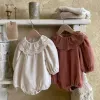 One-pièces printemps Nouveau nouveau-né bébé filles vêtements enfants bébé onepiece de style étranger en dentelle de feuille de feuille de feuilles