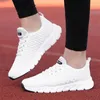 Chaussures décontractées Fashion Femmes Sneakers Mesh Breathable Flat Lightwewes Ladies Lace-Up Deportiva Mujer Chaussures Femme