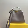 Luksusowa torba na torbę na ramię Peekaboo Women Fashion Crossbody Bag torebka wykonana ze skóry Cuoio Romano jest wyposażona w regulowany pasek na ramię