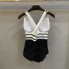 Luxe zwempakontwerper Deep V Women Bikini Sexy Summer One Piece Swimwears Beach Bathing Suit voor cadeau vakantie