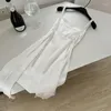 Vestidos casuales franceses sexy sospecher blanco vestido mujer columpio de verano collar espagueti correa strep bodycon club de fiesta de moda