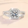 クラスターリングcocosyily2ctd色モッサナイトS925スターリングシルバースクエアV字型デザインクラシックエレガントな女性の結婚式のダイヤモンドリング