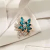 Flor de cristal coreana japonesa para mulheres em 2023, novo design de pinos de broche de ponta e requintado, acessórios de montagem ocidental, joias Yimu