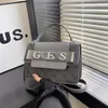 Umhängetaschen Buchstabe druckdicker Riemen modische und vielseitige Sprengkamera -Tasche Crossbody Damens