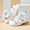 Eerste Walkers zomer ademend lucht gaas kinderen sandalen 1-4t baby unisex casual schoenen anti-slip zachte zool eerste wandelaars baby lichtgewicht schoenen y240423