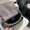 9a 고품질 디자이너 메신저 백 남자 정품 가죽 니키 호보 크로스 바디 가방 가방 가방 빈티지 패션 클래식 가방 플랩 여행 가방 2 크기