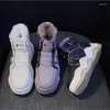 Chaussures décontractées Femmes d'hiver baskets 2024 dans la plate-forme de sports de sports Bottes de neige confort plus moelleuses coton chaud Footwear Botins
