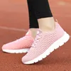 Chaussures décontractées Fashion Femmes Sneakers Mesh Breathable Flat Lightwewes Ladies Lace-Up Deportiva Mujer Chaussures Femme