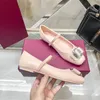 Lyx kvinnor klänning skor vit svart rosa silver klassiska kvinnor sneakers nya vara platta balettlägenheter tränare sommar designer party karriärrelaterade funktioner sandal