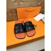 H oran Izmir Chypre Sandal Lüks Tasarımcı Deri Bayanlar Sandalet Yaz Düz Ayakkabıları Moda Plaj Erkek Terlik Mektup Drag Slaytlar Flip Flops Terlik Büyük Boyut 38-46Q
