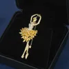 Zircon temperamento balé menina broche requintado de terno elegante casaco flor flor primavera e verão novas fivelas de fivelas na moda acessórios