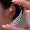 Pendientes 2023 Fashion Crystal Leaf Lafarra para la oreja para mujeres Cristal de circón espumoso sin pendientes de bendición de clip de clip