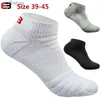 Meias masculinas meias curtas 5 pares Presente 100 algodão de espessura sem exibir meias esportivas de absorção de choque respirável em execução de YQ240423