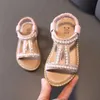 Sandalias Sandalias Sandali per bambini 2023 Summer Nuova Parl Girl Sandals Open punta Princess Sole Sole Sole Shoe Shoe Fashion Shoe Shoe Kid Shoe Y240423