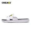 Casual Shoes Onemix Summer Flip Flop Slippers Bekväma Fashion Snabbtorkning Sandaler Män inomhus Home Slip-On Flat Slides