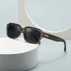 Solglasögon design polariserade män lätt vikt vintage nit fyrkantiga solglasögon kvinnor som driver glasögon uvab skydd svarta nyanser