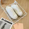 Lyxdesigner Miui Casual Shoes Miui Sneakers Summer Canvas Shoe Versatile Small White Shoes Platform Sportskor Halv Drag Slippers Platform Cookie Shoe Shoe