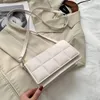 Сумки на плече 2024 Сплошной цветовой модельер Один сумочка леди Travel Messenger Bag Стинка маленькая кожа PU