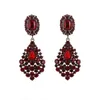 Dangle Chandelier Luxury Jewelry Wholesale Bridesmaid Wedding Accessories Long Gun Black Red Rhinestone Crystal Chandelier Drop Earrings for Women d240323