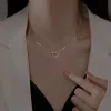 Colliers New Fashion Trend Design Unique Design Simple Exquise Hollow Love Pendant Clavicle Collier Femme Bijoux de bijoux Gift Wholesale