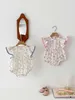 Rompers 2024 Summer New Baby Girl Cute Flying Sleeve Bodysuit Newborn Infant Cotton Chemual Bemsuit Toddler Floral Princess Clothes H240423