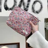 Grote capaciteit draagbare toilettas Skincare organisator Daily Clutch Bag Ins Fashion Retro Floral Cosmetic Bag Make -up Pouch 240422