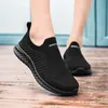 Maschile femminile che gestisce scarpe da tennis sport casual da donna sneakers slip-on gusthers galline scarpe sportive a piedi anti slip gai tendenze estive uomini calzini da uomo sport da uomo bb0133