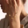 قلادة أزياء Golden Letter Necklace Boho بسيطة من الفولاذ المقاوم للصدأ ماما قلادة عيد الأم هدية المجوهرات الساحرة