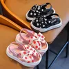 Slipper hete verkoop 2024 meisjes sandalen zomer schattig baotou prinses schoenen niet-slip zachte zolen kinderen baby's kleine meisjes y240423