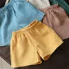 Shorts Baby Cotton Linen Summer New Childrens pantaloni a cinque punti Ragazze sottili abbigliamento da ragazzo corto traspirante H240423