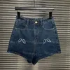 Brev broderade kvinnor jeans shorts lyx sommar denim byxor designer mini jean byxor blå elegant fick jeans shorts