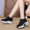 Chaussures décontractées Net Women's Breathable Sneakers Plateforme confortable Femmes Vulcanisés Cenaires légers Slipt on Zapatillas